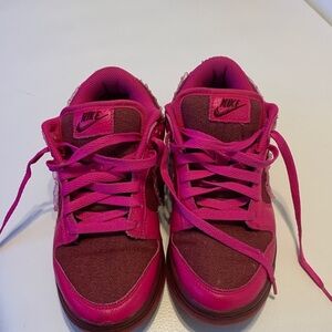 Nike Fuchsia and Burgundy‎ Sneakers